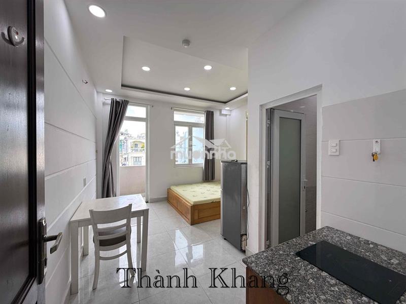 Cho thuê căn hộ bancol rộng 25m2 full nội thất ngay toà nhà viettell