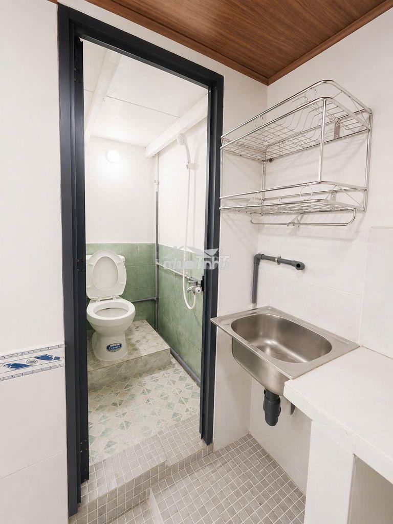 Trọ 1tr8 gần chợ đầu mối thủ đức - máy lạnh - full đồ - giờ giấc tự do - 3