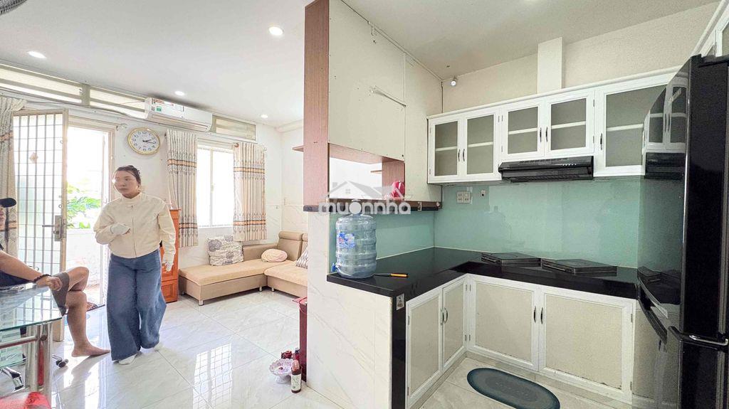 Chính chủ cho thuê căn hộ 1pn 50m2 mới 100% full tiện nghi ngay quận 3 - 4