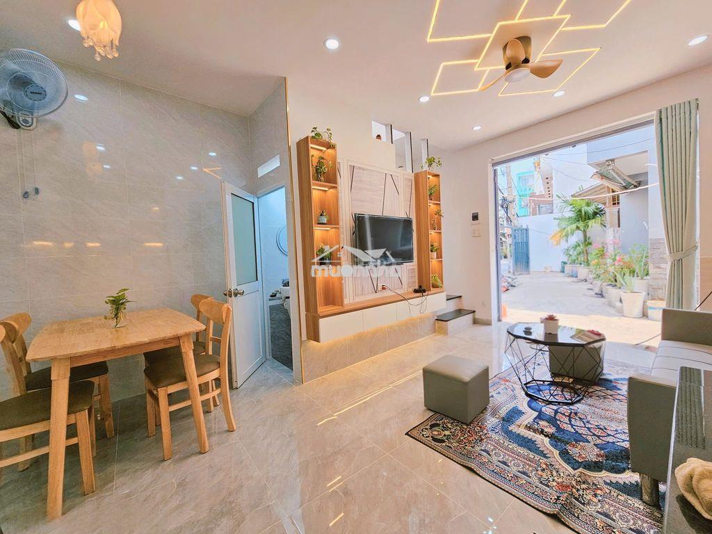 Nhà -2 mặt tiền thoáng mát.hợp gia đình trẻ giá 3,550 - 4