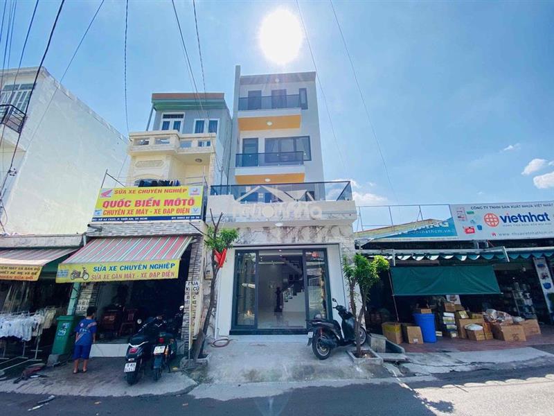 Nhà mặt tiền tx22 ngay chợ minh phát đúc 2 lầu