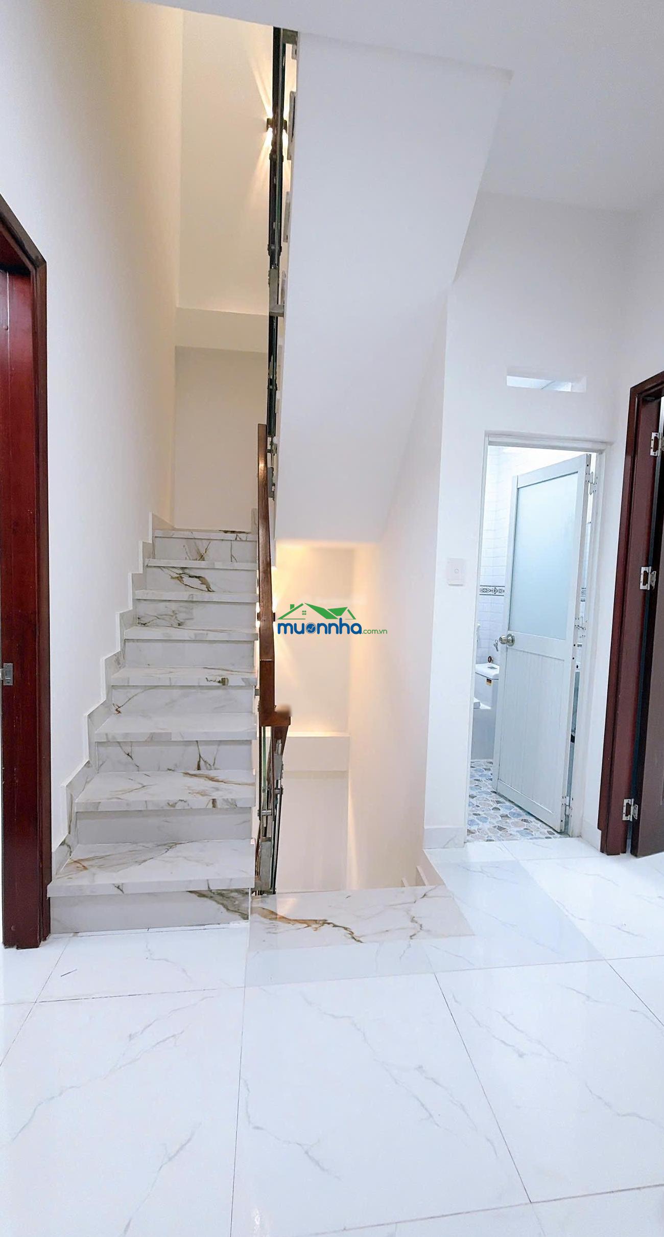 Bán nhà hẻm đoàn văn bơ, ngang 5mx8m(2 lầu), giá 5 tỷ 450