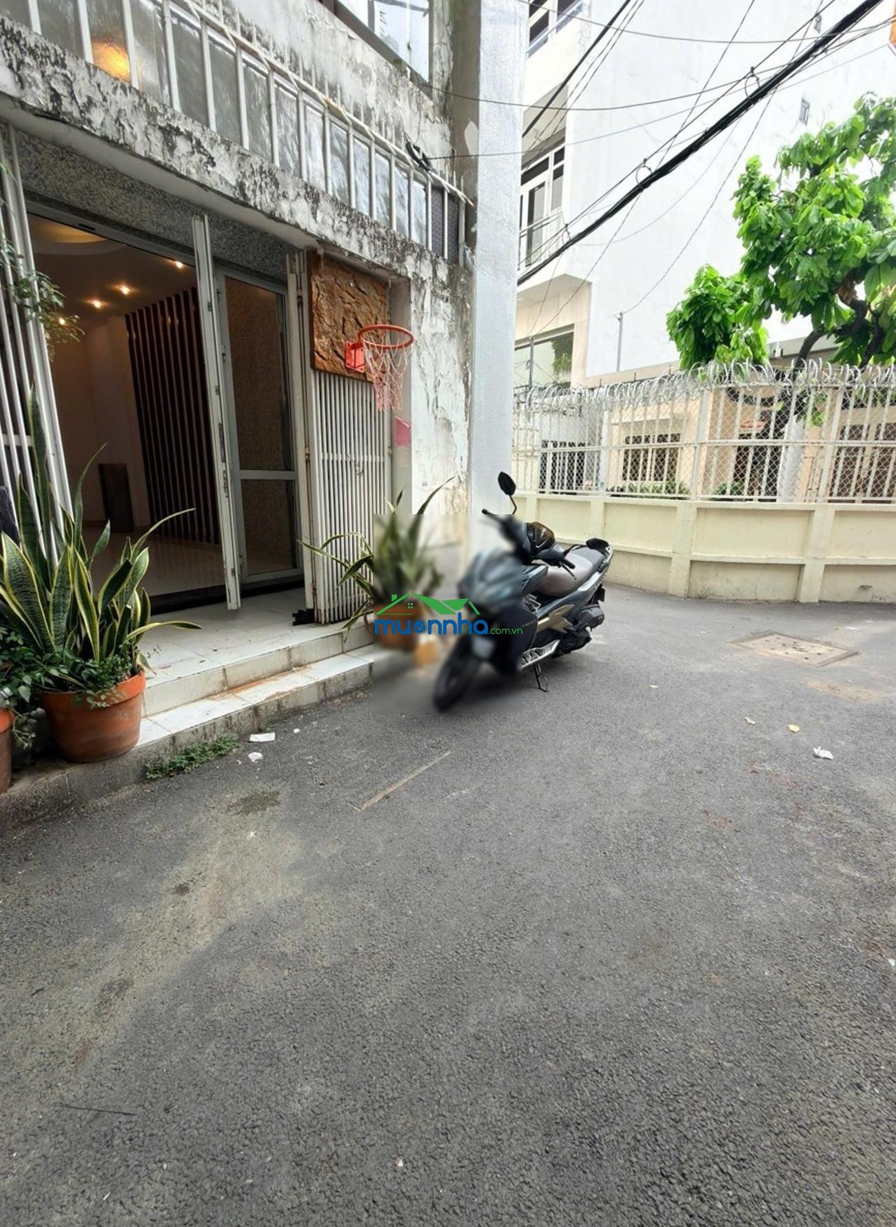 Hẻm xe hơi ngay nguyễn văn đậu, 4.2x10m, 3 tầng đúc btct, nở hậu 4.5m cực đẹp