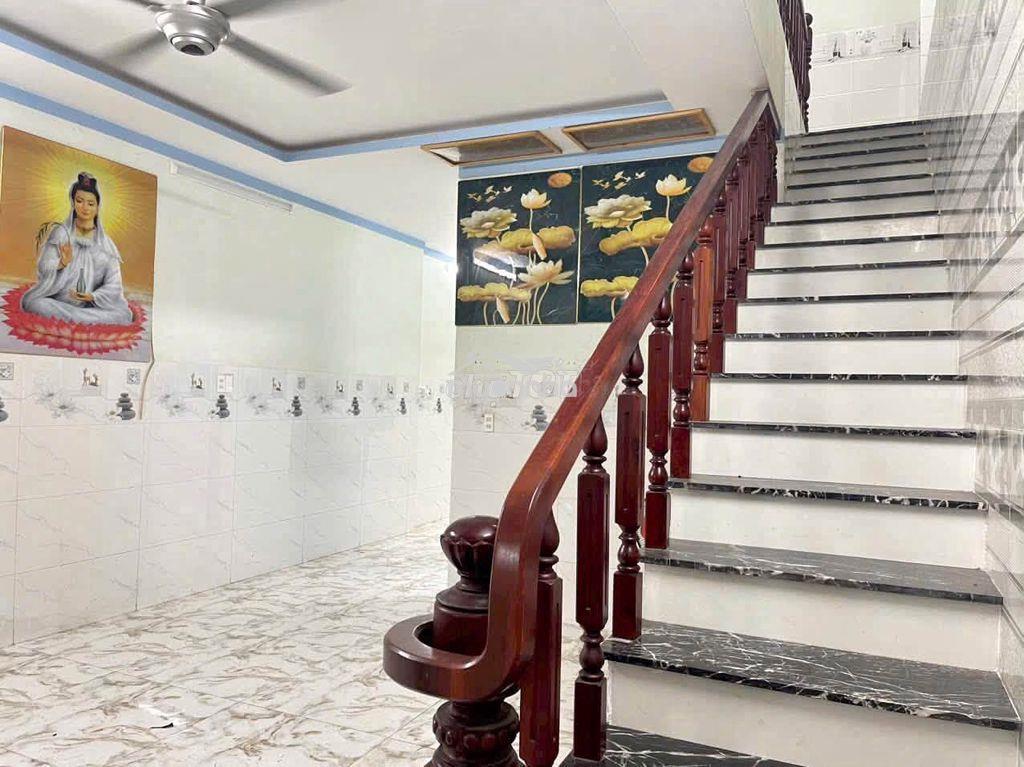 Cho thuê nhà trệt lầu 100m2 gần chợ phú an  3 phòng ngủ giá 7,5 tr/ - 3