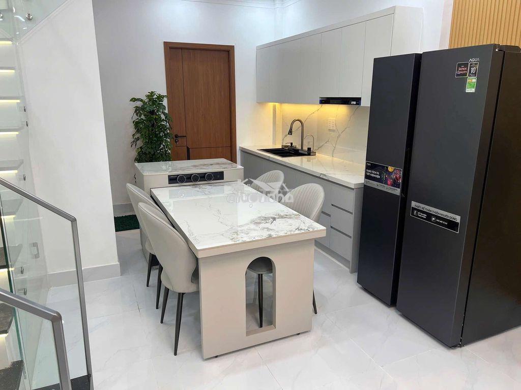 Chủ gấp bán, chạm là chốt 
nhà đẹp hxh 64m2 – 4pn, có phòng thờ,5,05₫ - 4