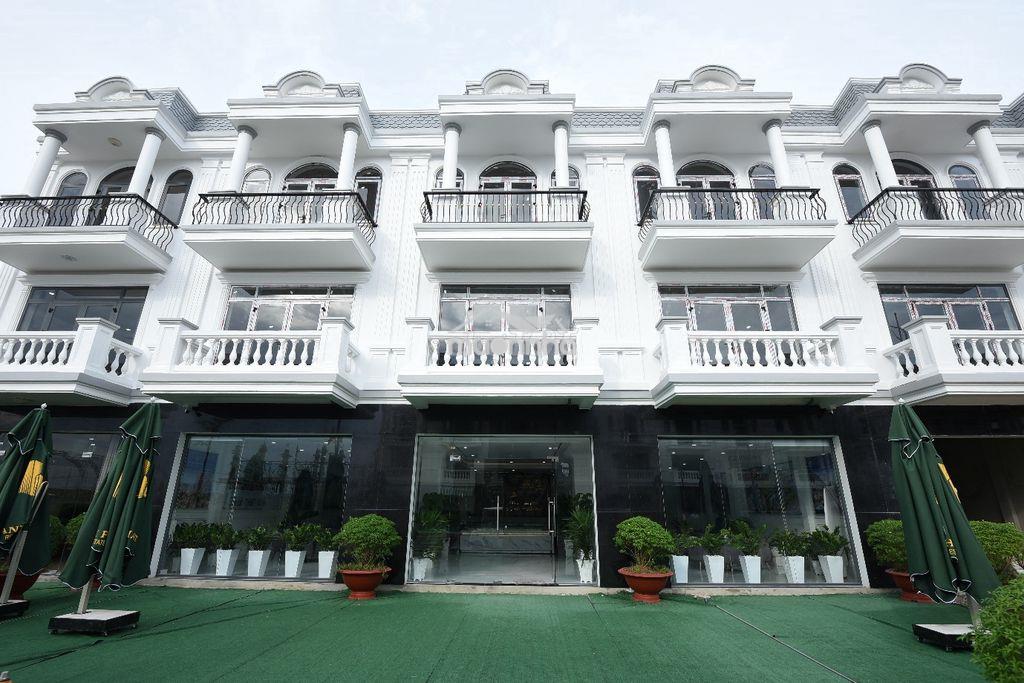 Nhà ở liền kề, 1 trệt 2 lầu, mua ở hay cho thuê đều được  - 3