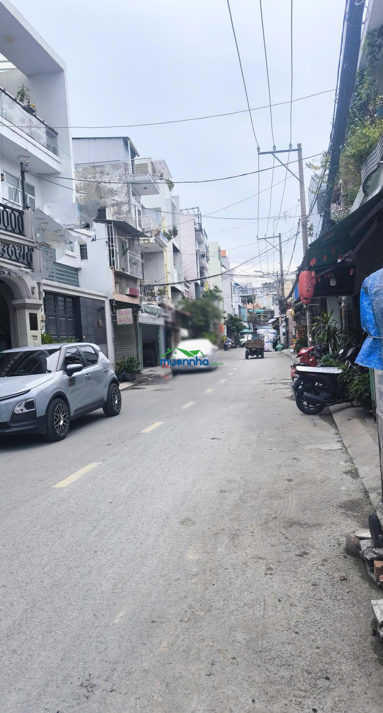 Nhà 4 tầng hxh né nhau 1/ nguyễn văn công gần sân bay tsn thuận tiện đi làm trung tâm hay sân bay