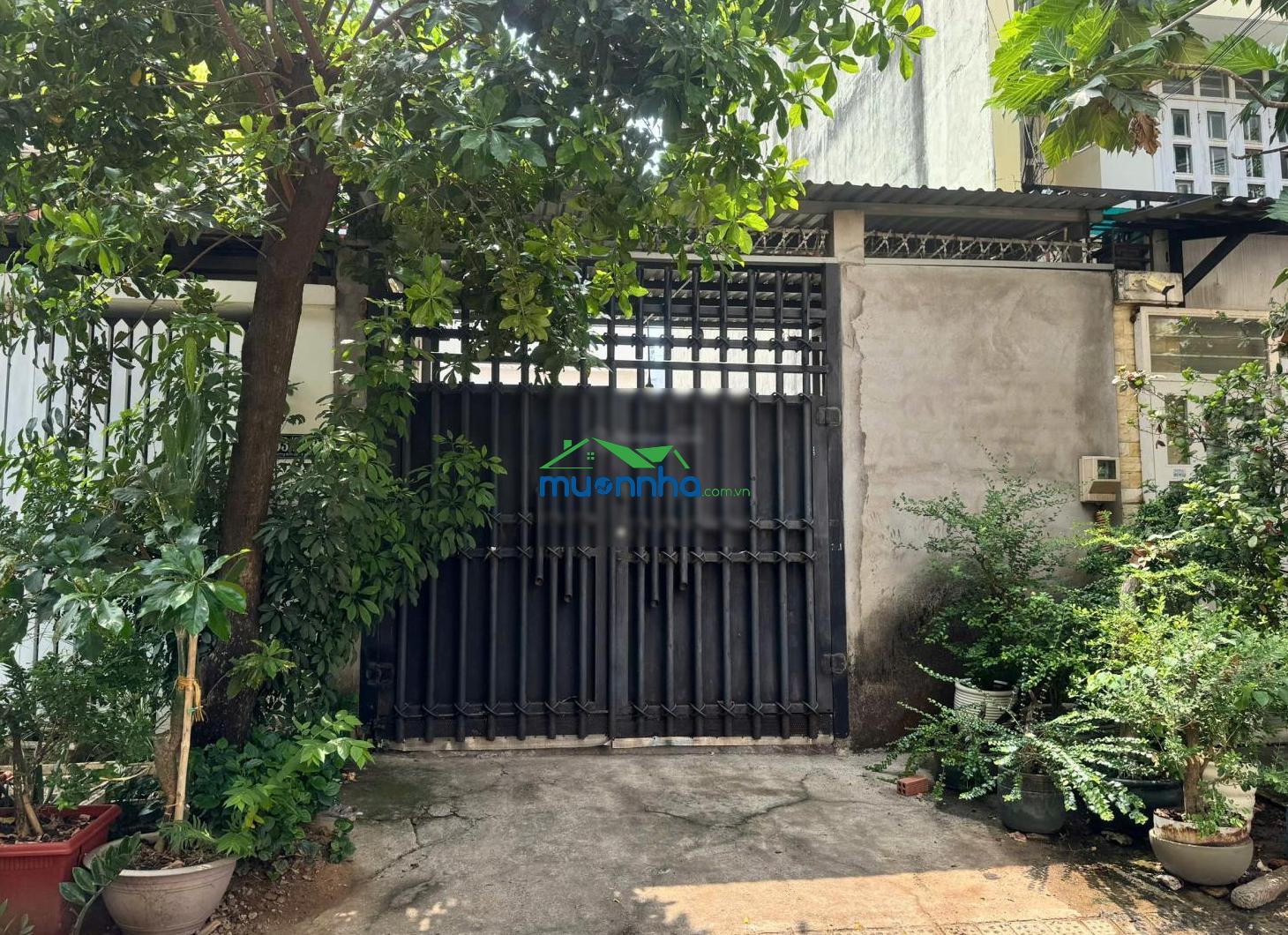 Ngay cạnh công viên - bán lô đất 5x21m công nhận 100m2 - đường trước nhà 12m - kế đh văn lang. - 2
