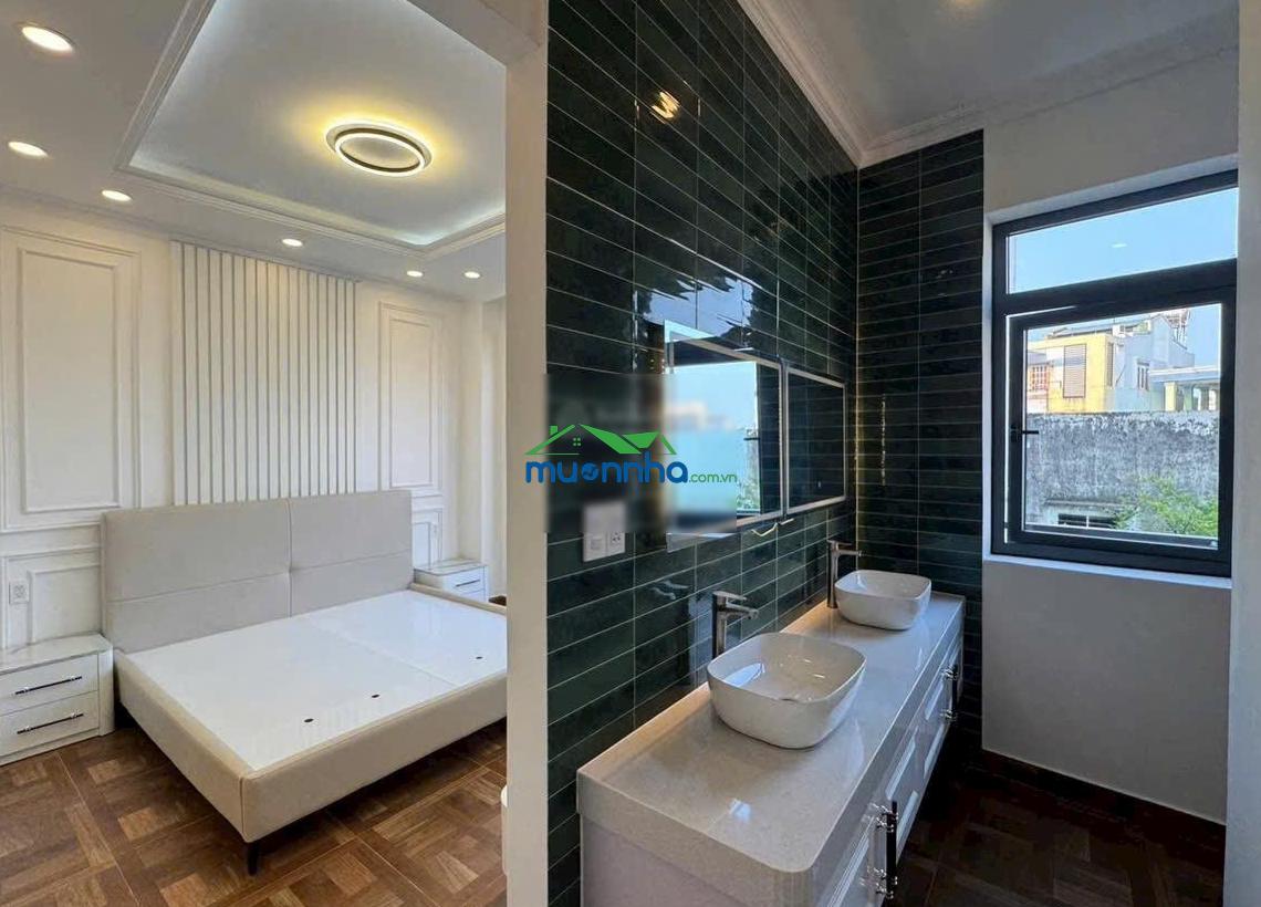 Nhà mới xây 3 tầng có thang máy 7,9tỷ ngay ngã tư huỳnh tấn phát và phú thuận