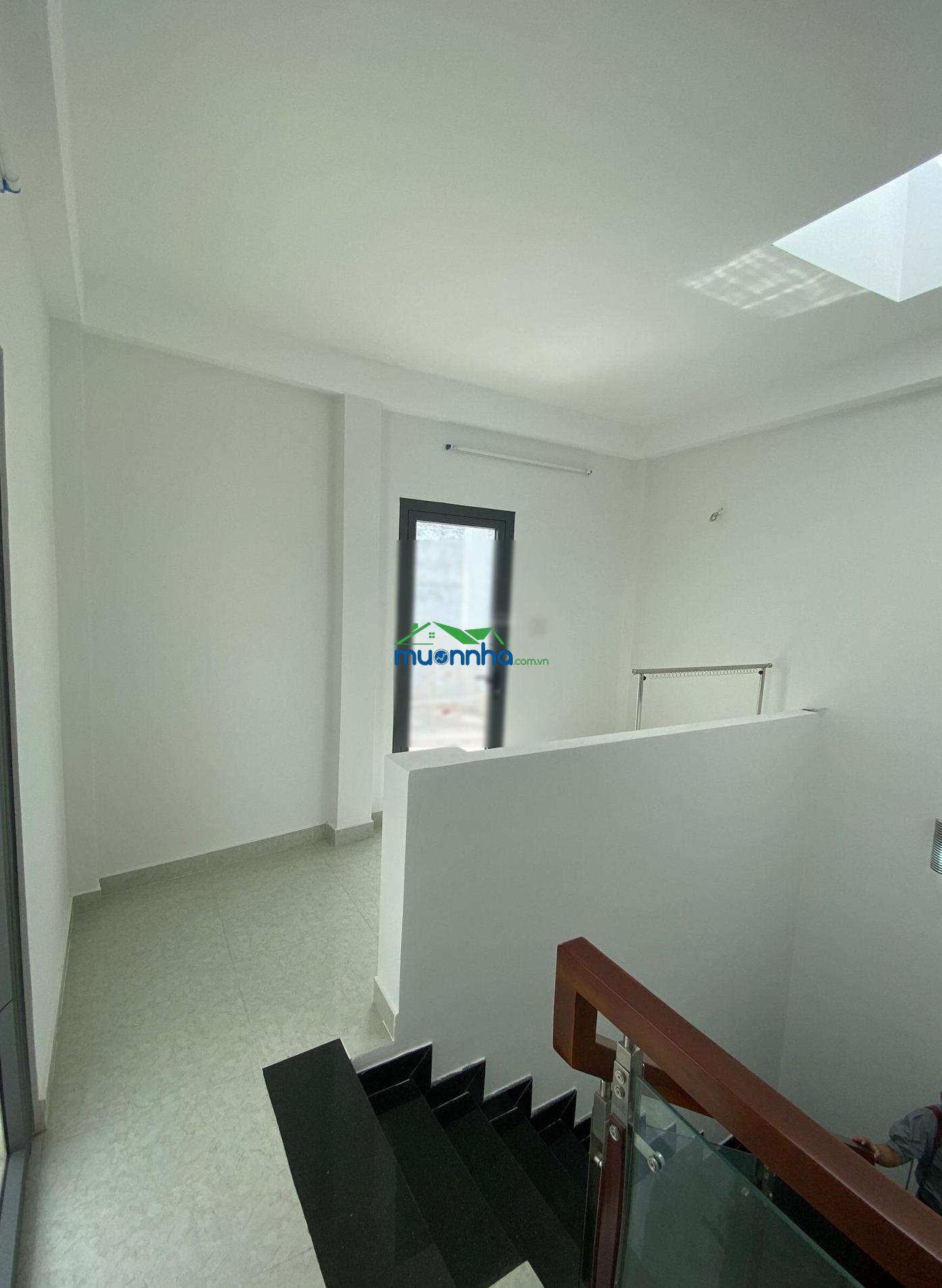 Bán nhà(4x14m)5 tầng sẵn hdt 20tr hẻm xe hơi ngay lê quang định-nguyễn văn đậu. gía 8 tỷ 5