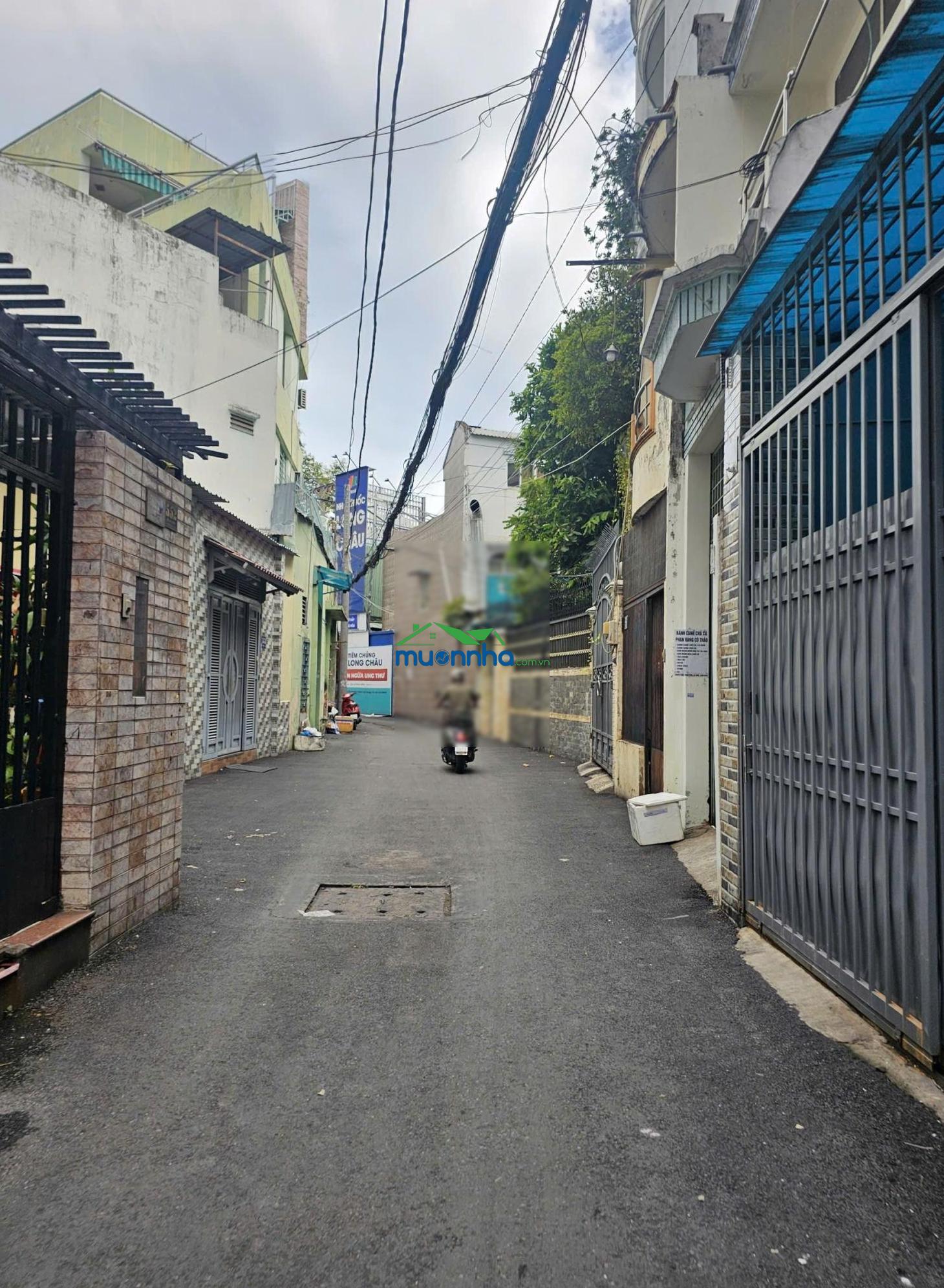 Bán nhà gần hxh lê quang định nhà cn 55m² - 3 tầng sân thượng 3pn, 4wc, phòng thờ - 4