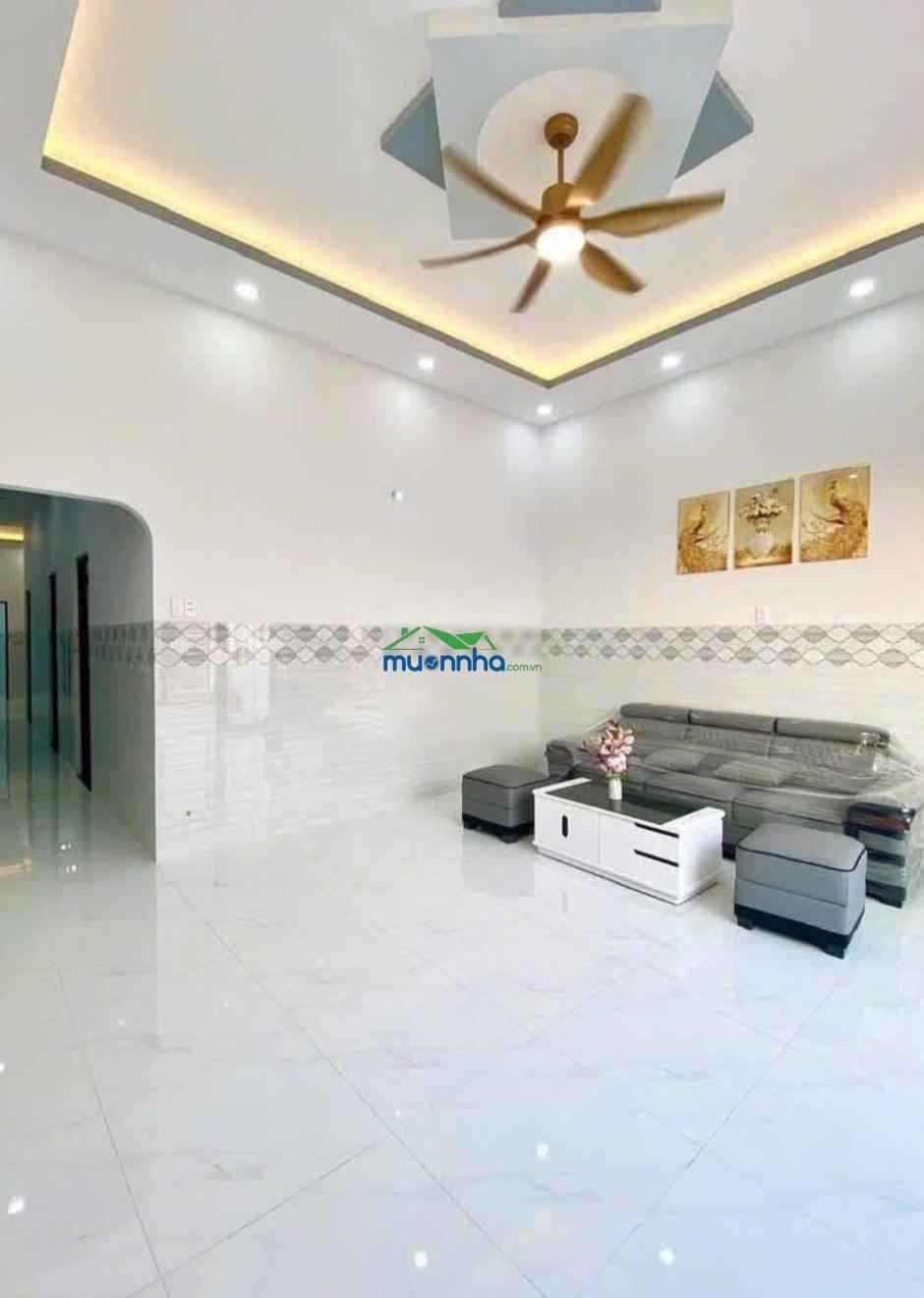 Bán nhà cấp 4 sổ hồng riêng, diện tích 100m kế bên kcn lê minh xuân giá 650 triệu - 3