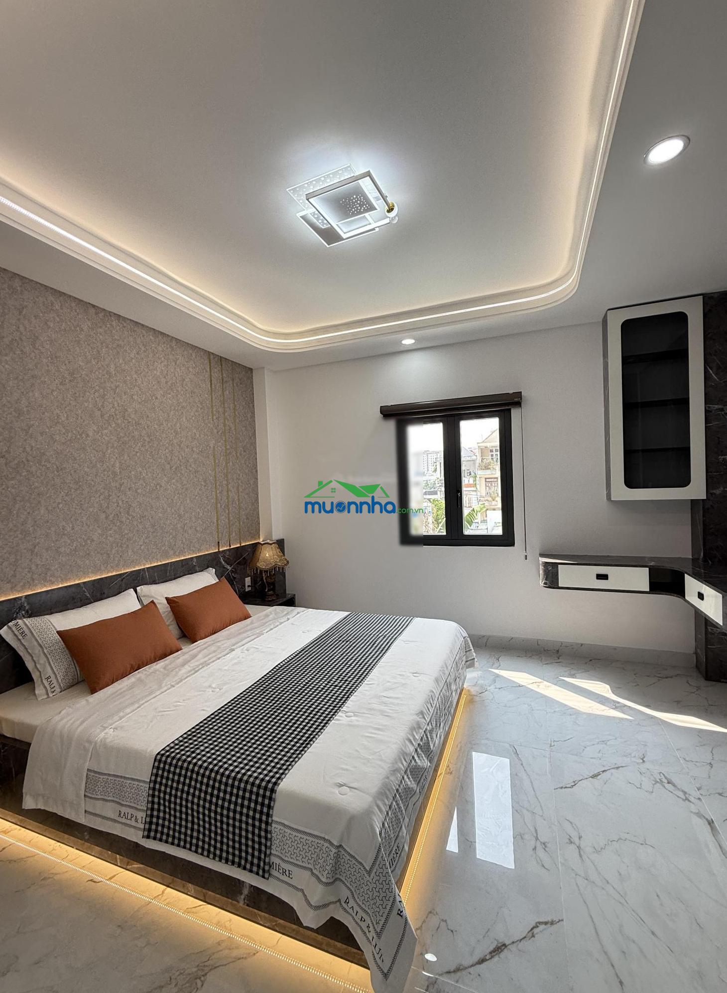 Nhà đẹp sát ngã tư ga - xây mới - đầu 6t - 3