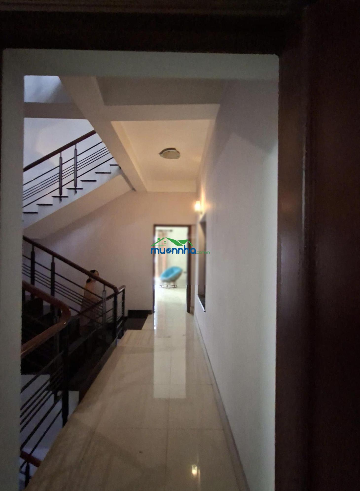 Ngay chợ bà chiểu sau căn mặt tiền! bán nhà (4x19m) hẻm xe hơi phan văn trị 4 tầng mới cứng 4pn5wc