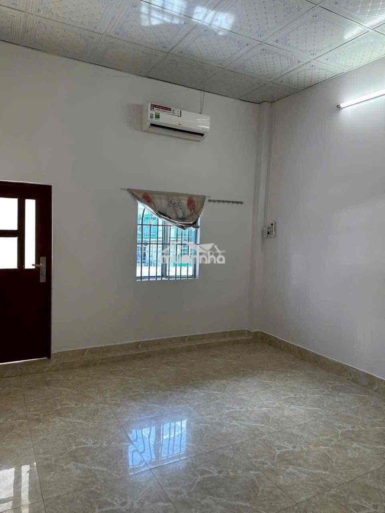 Nhà 2 tầng 2 pn máy lạnh - 2 wc