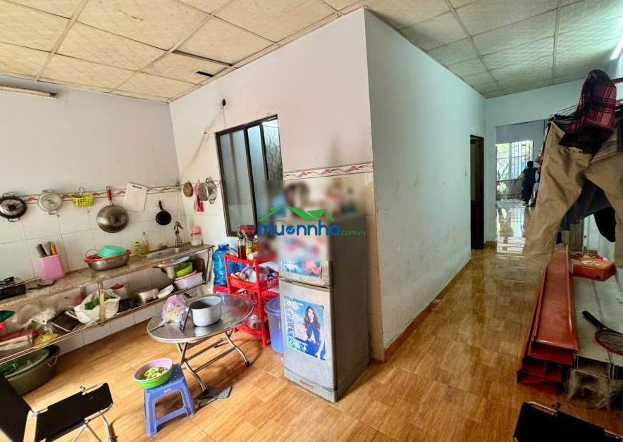 Nhà thị trấn nở hậu 10.5m, đường nhựa 8m, dài 40m, giá 6 tỷ - 4