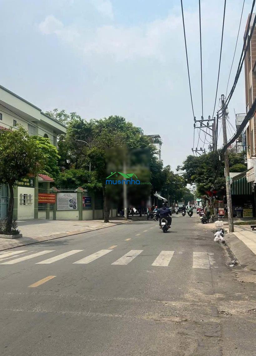 Nhà đẹp, đủ nội thất, hoàn công đủ, 4pn 5wc, nhà 2 mặt hẻm thông thoáng, gần chợ ngã tư bốn xã - 2
