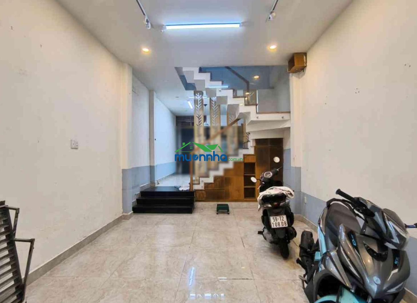 Nguyễn xí - xe hơi vào nhà - hxh tránh thông tứ tung - cho thuê 13,5 triệu/th - 8,9 tỷ