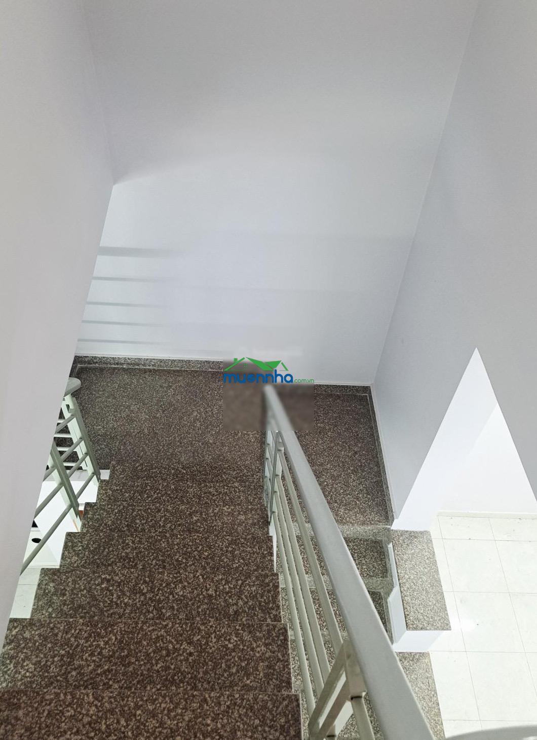 Giá quá rẻ chỉ 4 tỷ - 1 lầu - 2pn - gần chợ lê văn quới - giáp ngã tư bốn xã