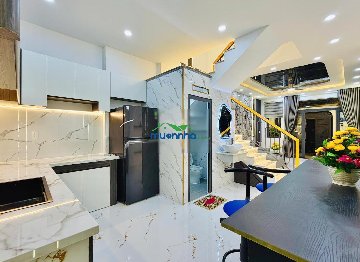 Bán nhà căn góc 2 mặt hẻm đường nguyễn kiệm, 4x15m, 2 tầng, 3pn, giá chỉ 6 tỷ, nhà mới đẹp ở liền