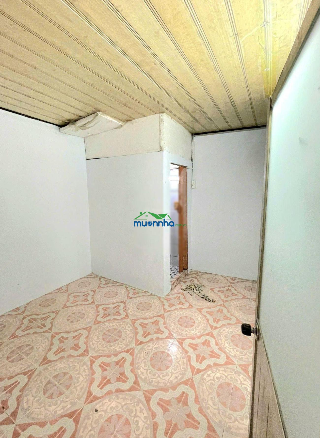 Nhà cũ 2 tầng. 4 phòng. 5,5x10m. chỉ 4tỷ4. đường lê văn lương. p tân hưng. quận7. ngay lotte. bán - 3