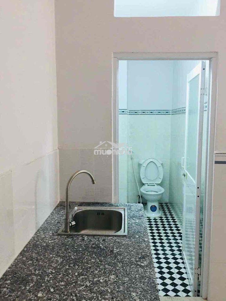 Phòng trọ máy lạnh giờ tự do đối diện chợ da sà 3tr/th đường số 6