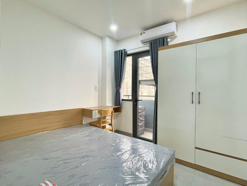 Cho thuê căn hộ 1 phòng ngủ ban công xô viết nghệ tĩnh  thang máy, gần đh ngoại thương, hutech & uef gần hàng xanh quận bình thạnh