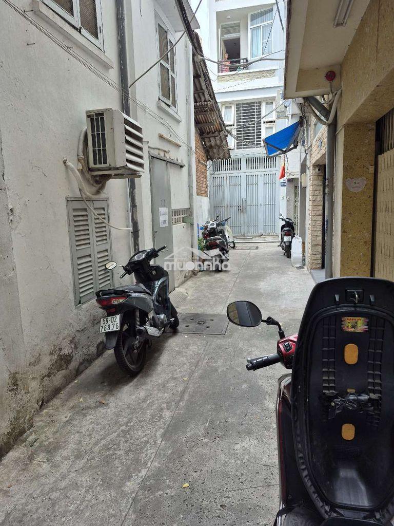 Nhà cũ quận 1 khu trung tâm cho thuê hoặc bán - 3
