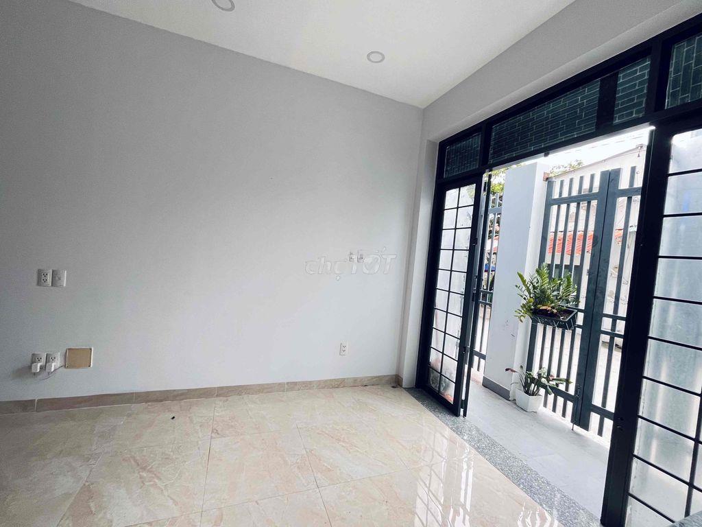 Phòng mới dưới trệt - có sân trước riêng - 4