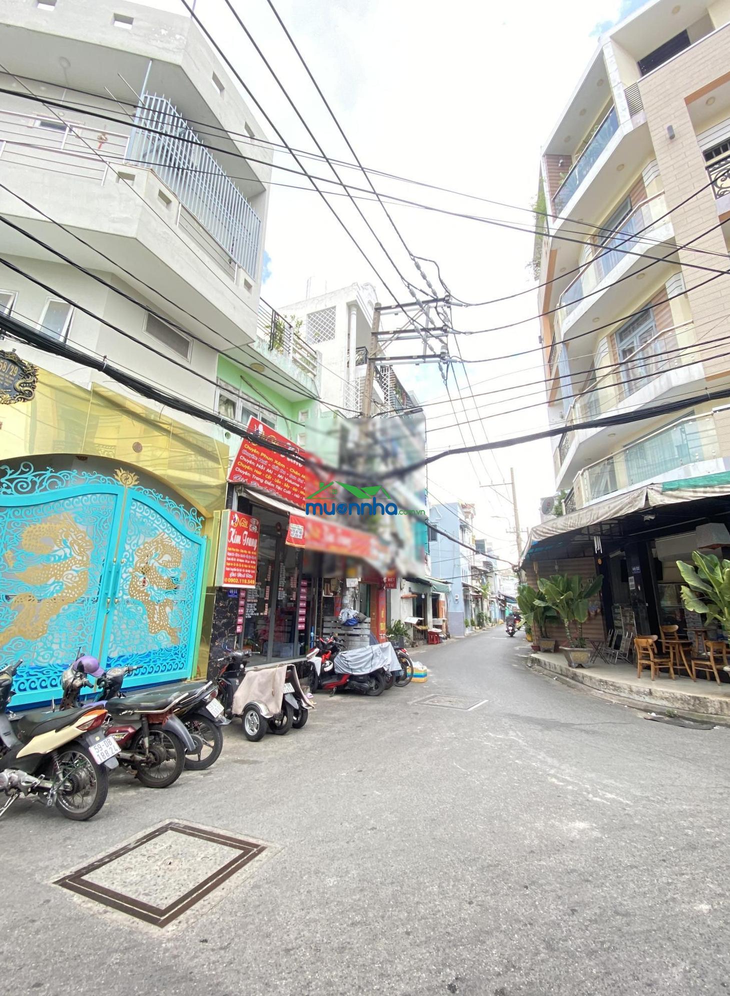 Nhà đẹp 3 tầng lô góc 2 mt tân phú- hẻm xe tải 6m kinh doanh - ngang 6,3m hiếm- dt: 47m- chỉ: 4tỷ2 - 3