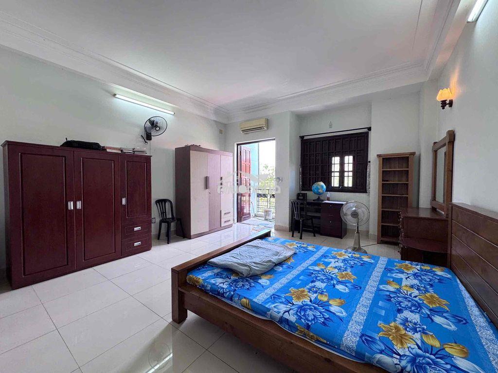 Siêu phẩm ! studio - balcon - ngay hà đô - vòng xoay dân chủ - chỉ 5tr - 4