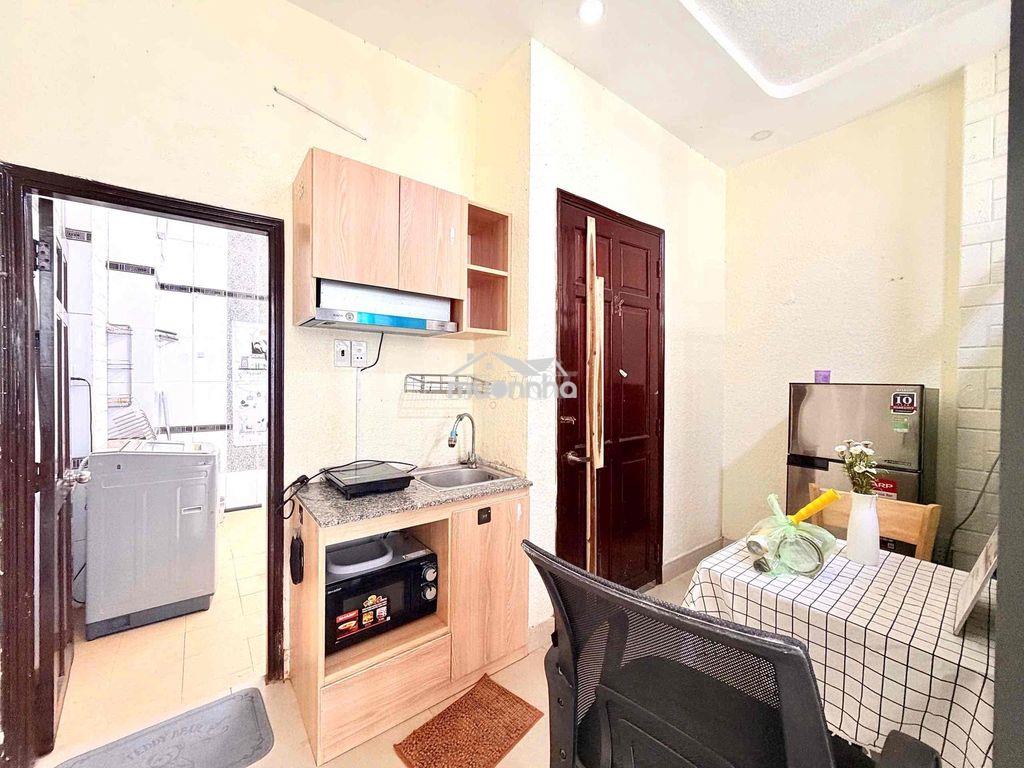 Cho thuê căn hộ 1pn tách bếp bancol  full nt ngay bờ kè hoàng sa q1 - 4