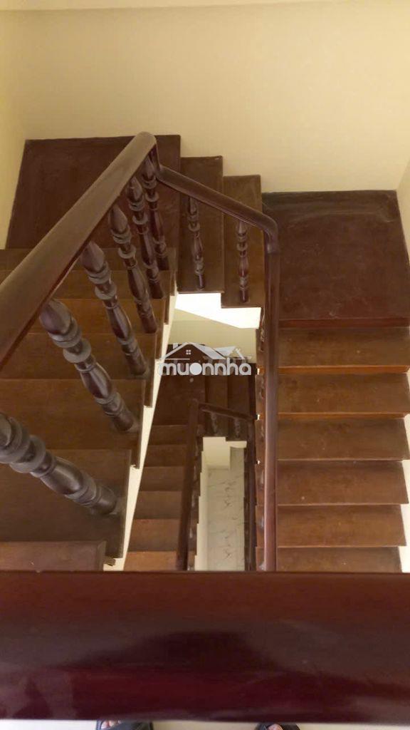 Nhà hẻm 233  nguyễn trãi , phường nguyễn cư trinh, quận 1
