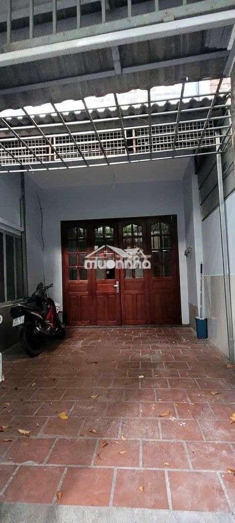 Cho thuê nhà rộng rãi xe tải thông 