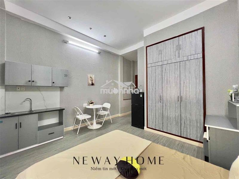 Studio cửa sổ trời full nội thất trống sẵn ở liền đối diện parc mall