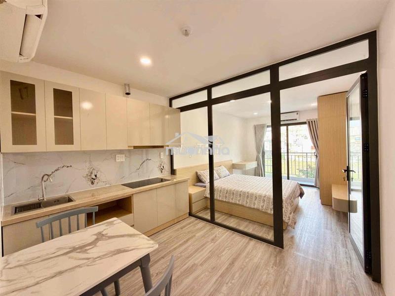 Cho thuê căn hộ 1pn ban công - mới 100% - mặt tiền nguyễn văn cừ quận