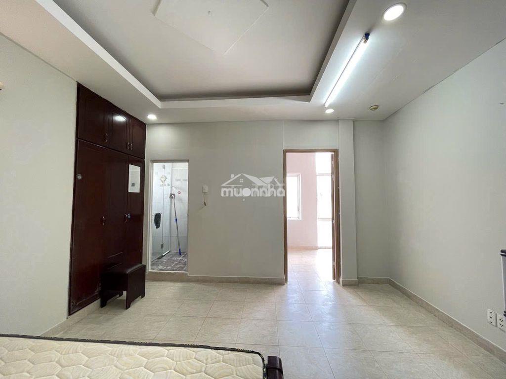 Cho thuê phòng full nt . giá 6,5tr . 1pn + bếp. ban con cửa sổ . 43m2 - 2
