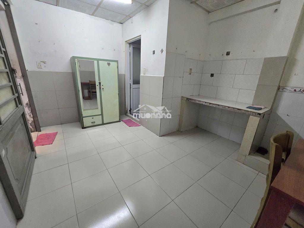 Cho thuê phòng giá rẻ 2tr5, tầng trệt ( q tân phú cũ) - 2