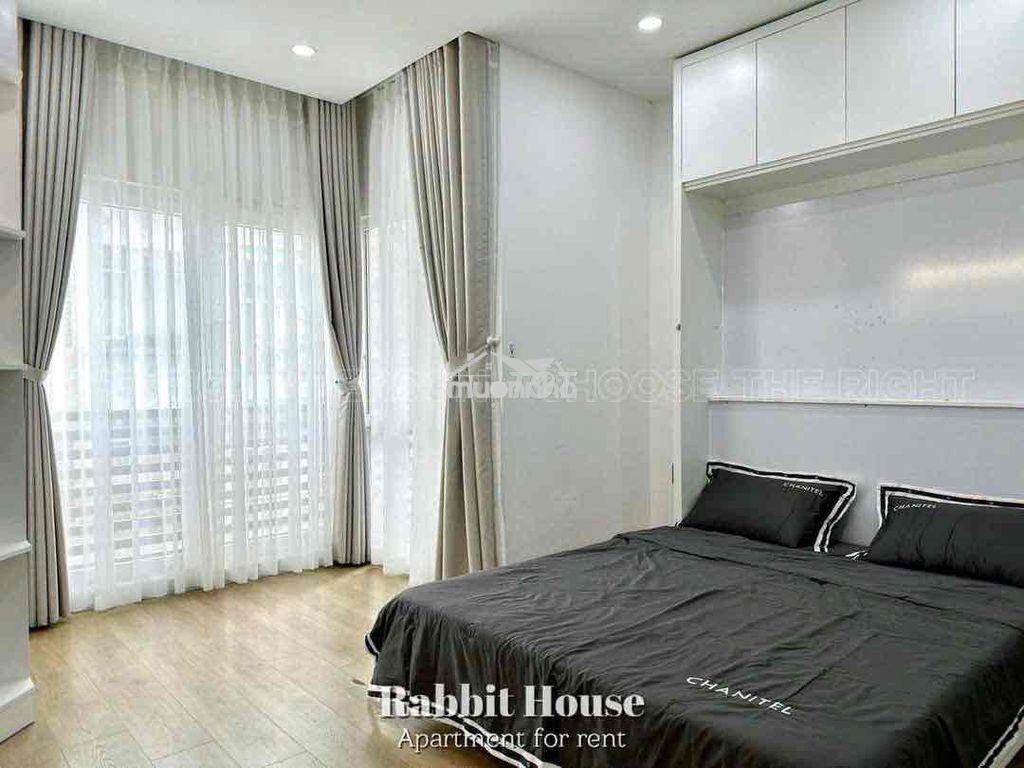 Căn hộ 2 phòng ngủ full nội thất ban công đường hai bà trưng quận 3 - 4
