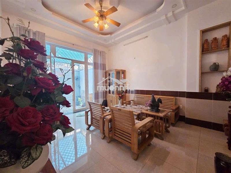 Chính chủ làm ăn thua lỗ cần thanh lý nhà 3 lầu