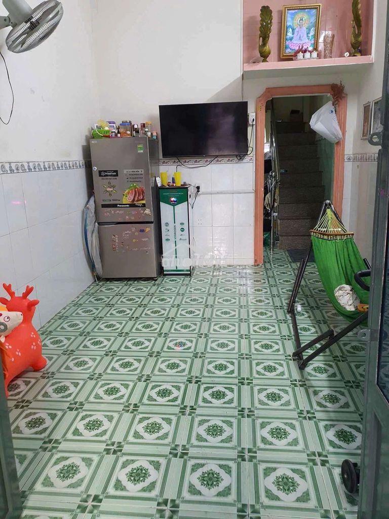 Nhà giá tốt sổ hồng riêng . p 15 q. 8 - 3