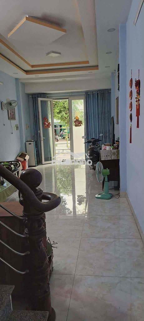 Gấp bán giảm 2 tỉ -chdv mặt tiền khu ăn uống lê thị hồng chợ căn cứ 26 - 2