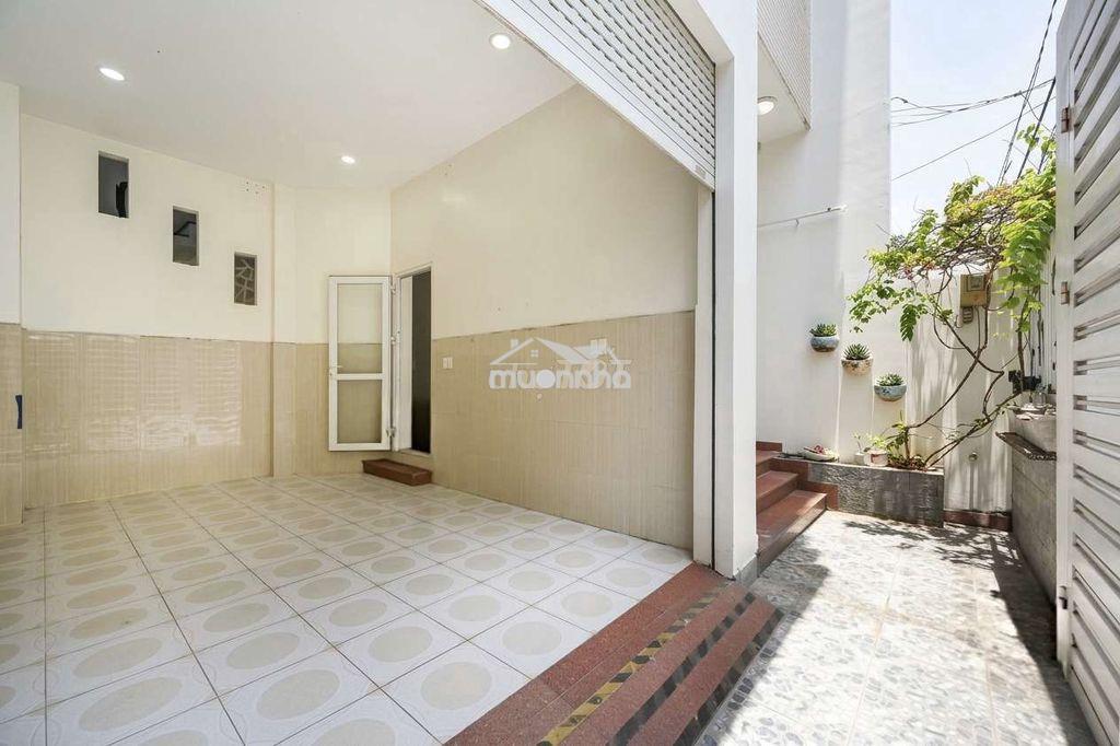 Giảm mạnh 500triệu -12.4 tỷ nay còn 11.9 tỷ- ngang 6,5m có gara ôtô - 2
