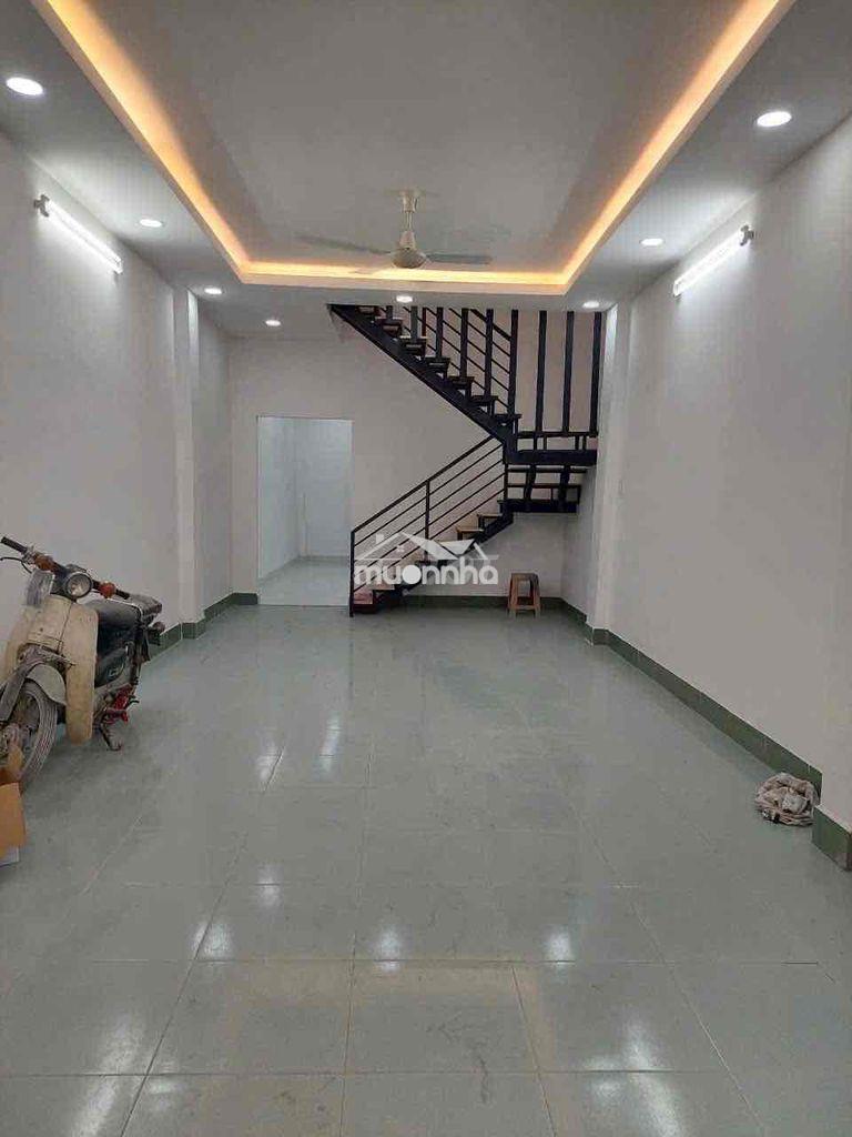 4 x 16 hẻm xe hơi