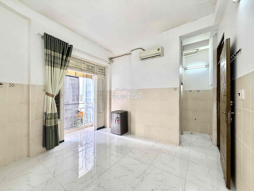 Cho thuê căn hộ bancol thang máy rộng 25m2 ngay vòng xoay lý thái tổ - 2
