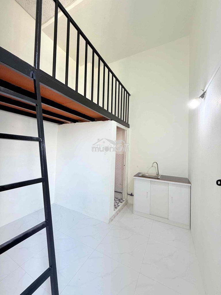 Cho thuê phòng hẻm 88 nguyễn văn quỳ gác cao rộng cách ufm-kcx 3km