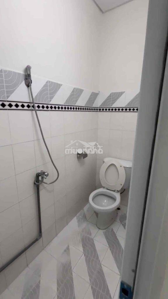 Nhà trệt 3 lầu 4pn 3wc, hẻm rộng thông ng văn nguyễn q1, dt 45m2 - 4
