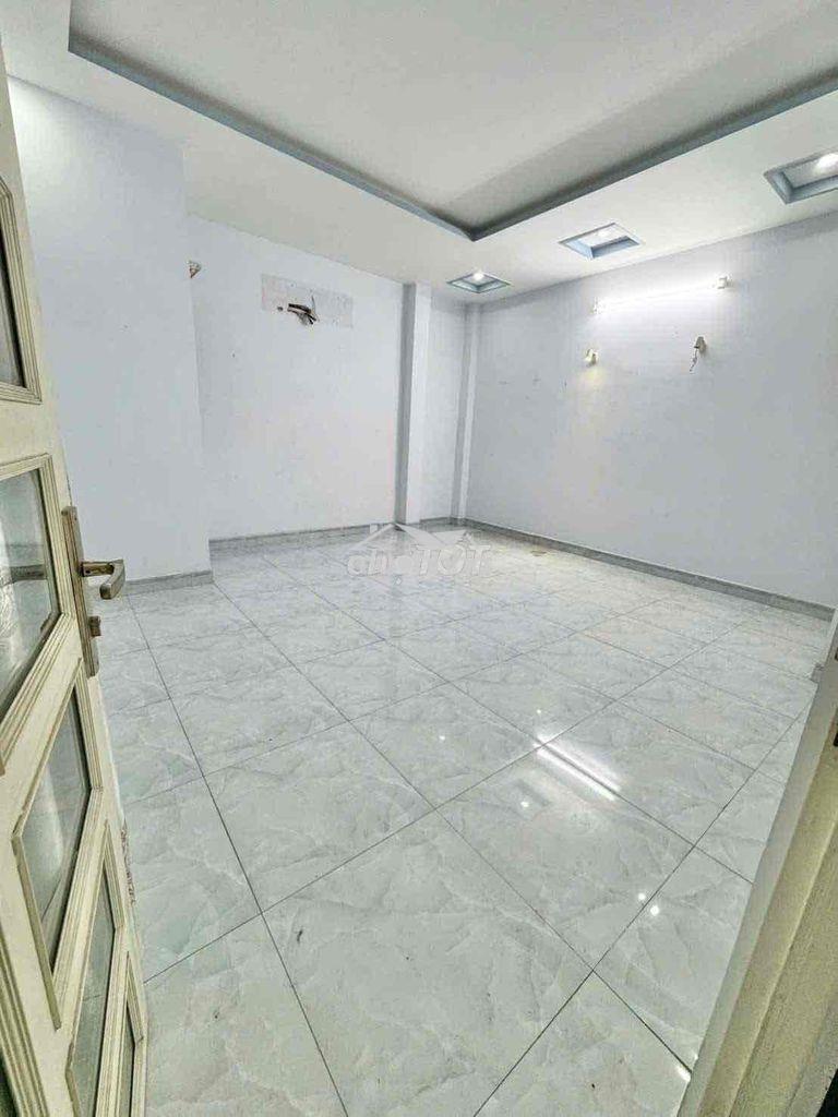 Gần tttm gigamal - khu ven sông - nhà 2lầu sân thượng 4pn 4wc ở + vpct - 4