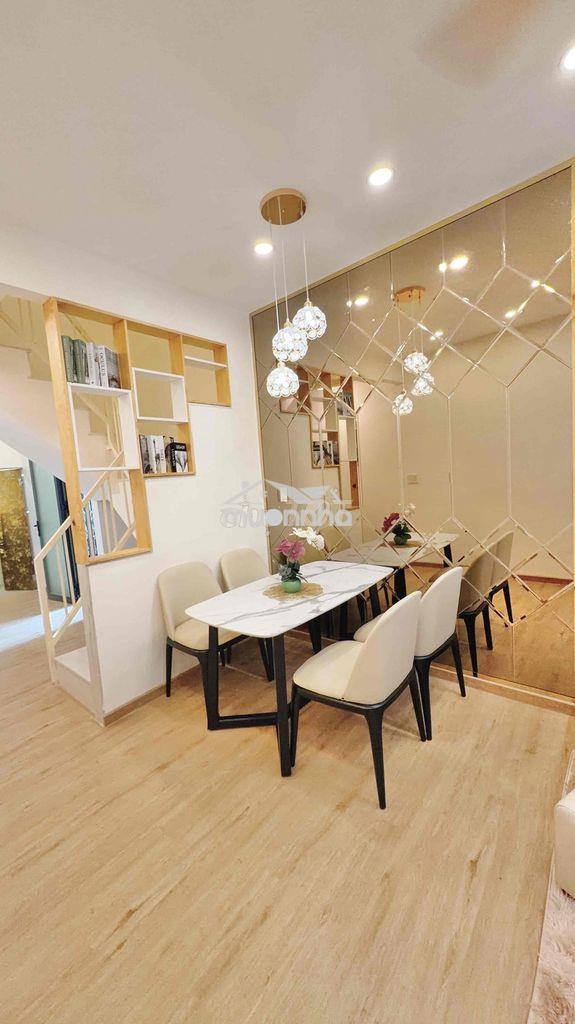Bán nhà trung tâm q10 ( cách mặt tiền vài mét 2 cửa thoát hiểm ) - 2