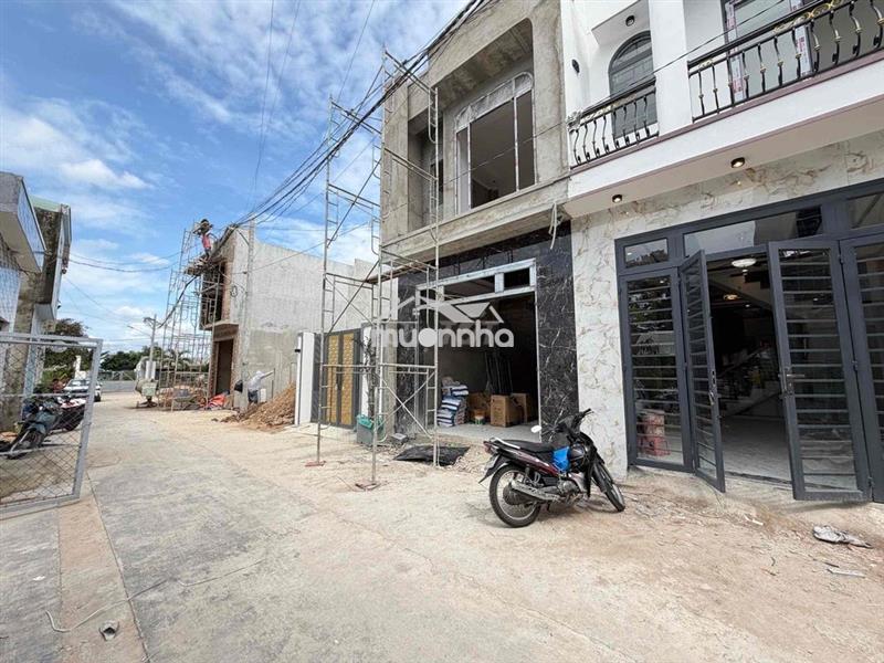 Nhà trệt lầu